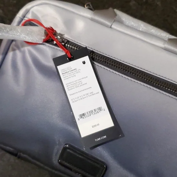 NWT TUMI Voyageur Madeline Cosmetic Toiletry Travel Kit in Grey Ombré